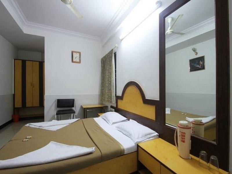 Oyo Hotel Ganga Sagar Near Sri Someshwara Swami Temple Bangalore Buitenkant foto