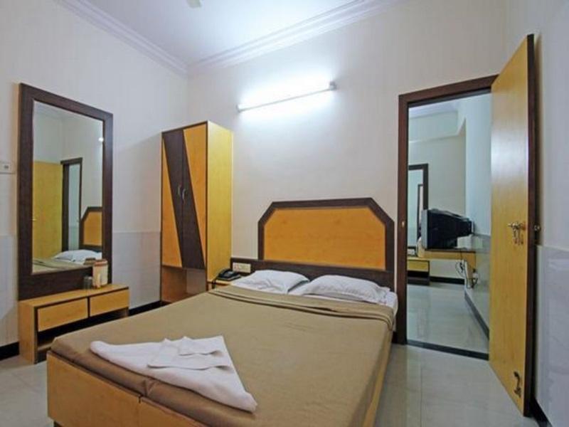Oyo Hotel Ganga Sagar Near Sri Someshwara Swami Temple Bangalore Buitenkant foto